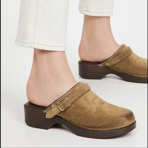 RE/done 70s Clog / Mule in Tan Olive